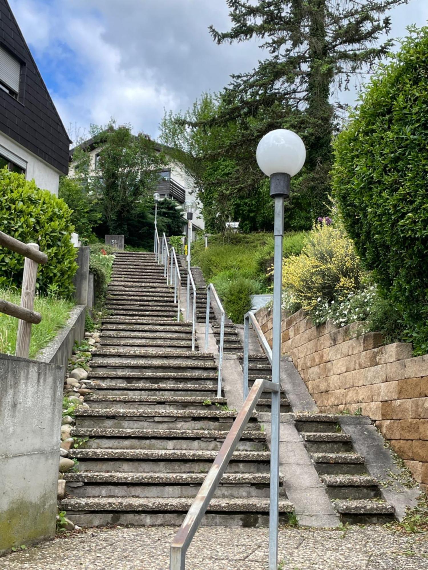 Tübingen - auf dem Österberg - free parking Exterior foto